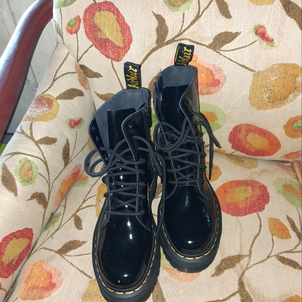 Dr. Martens Black Ankle Boots Woamns 7.